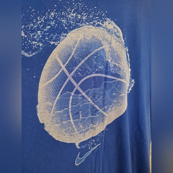 Nike Basketball Blue and White TShirt, Large - Picture 2 of 3